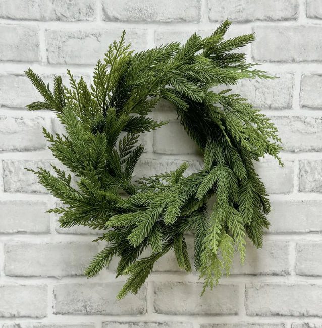 Fresh Touch Spruce And Cedar Candle