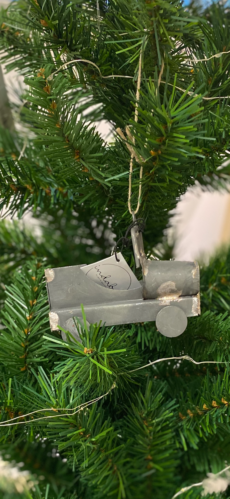 Metal Distressed Truck Ornament