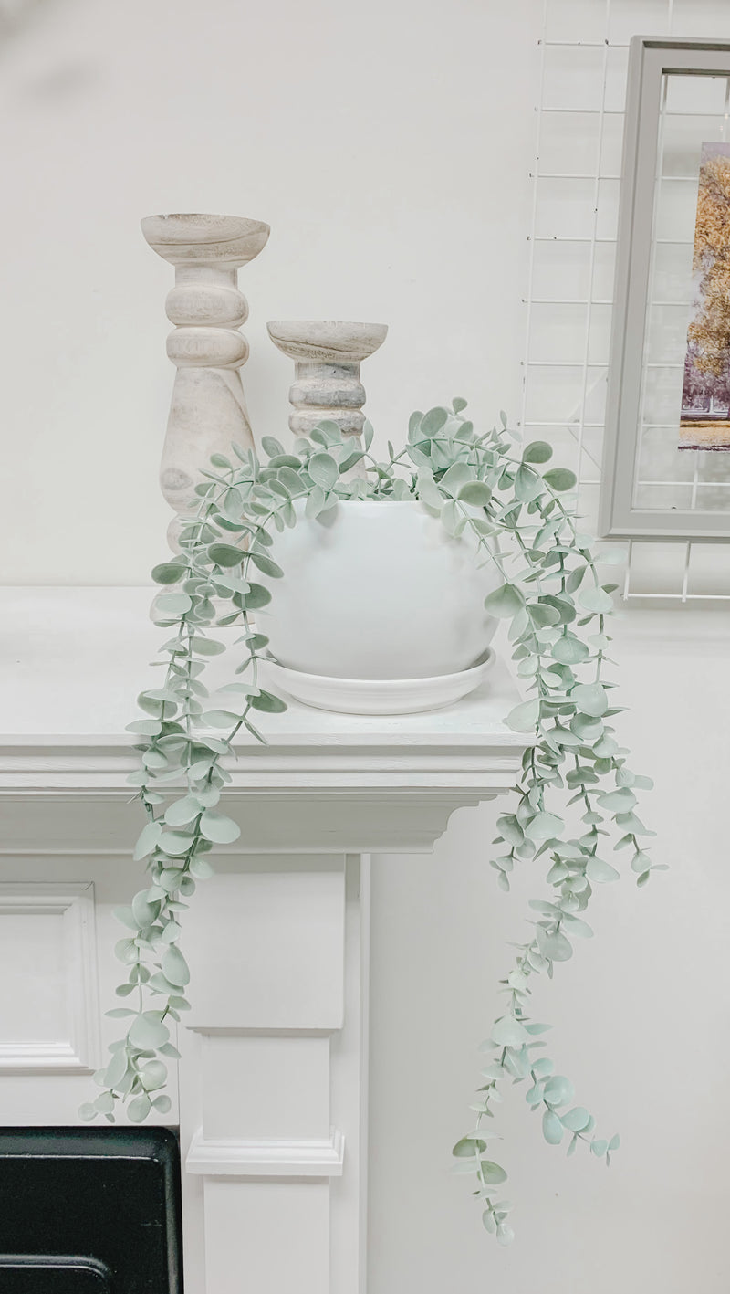 White Round Matte Vase with Saucer